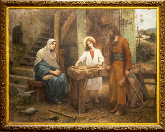 거룩한 가족 - 요셉교회의 입구에 걸려있는 예수님 가족의 일상을 그린 성화